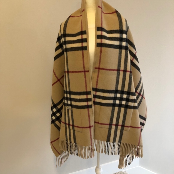 BURBERRY CAPE/ LARGE STOLE